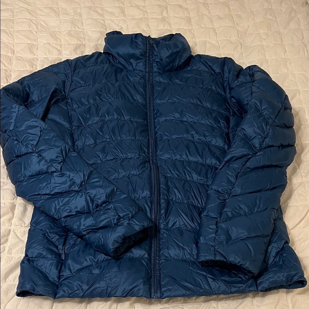 Uniqlo Women's Puffer Jacket - Navy Blue